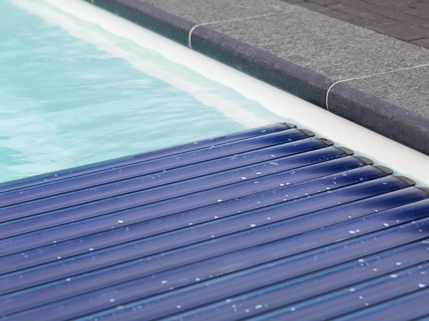 Starline Roldeck PVC Lamellen Transparant Blauw Solar Per M2 4 Starline Roldeck PVC Lamellen Transparant Blauw Solar Per M2 - Afbeelding 2